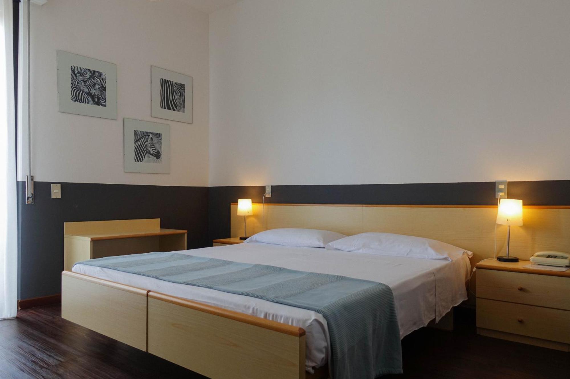 מאלצ'סינה Hotel Peler חדר תמונה