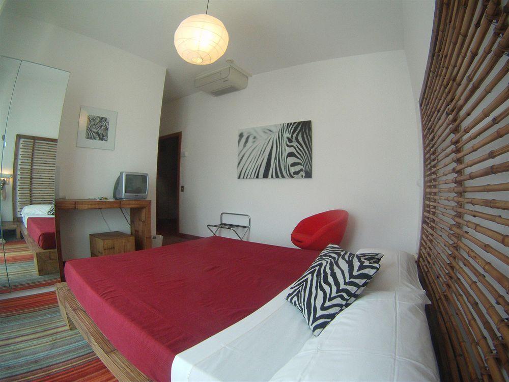 מאלצ'סינה Hotel Peler מראה חיצוני תמונה