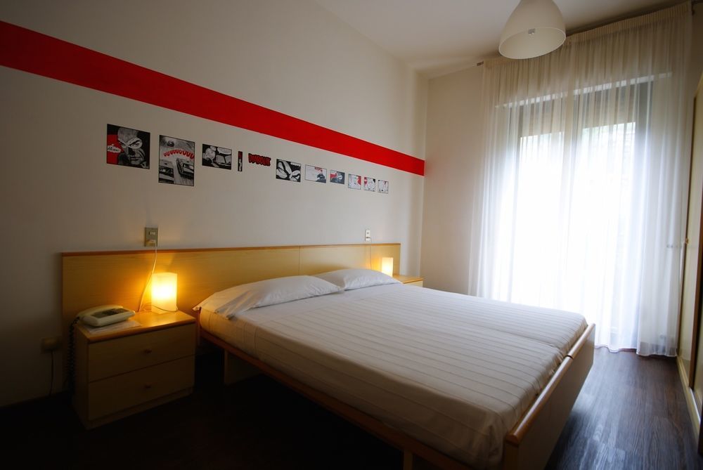 מאלצ'סינה Hotel Peler מראה חיצוני תמונה