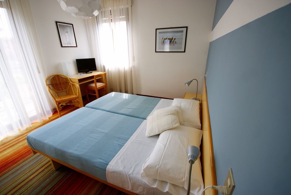 מאלצ'סינה Hotel Peler מראה חיצוני תמונה