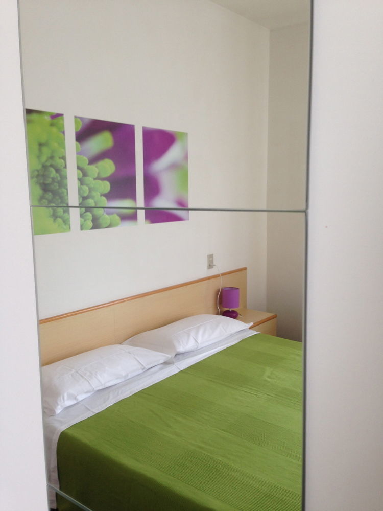 מאלצ'סינה Hotel Peler מראה חיצוני תמונה